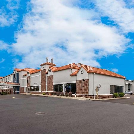 Suburban Studios Milwaukee Airport Екстериор снимка