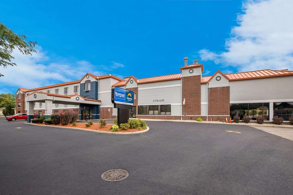 Suburban Studios Milwaukee Airport Екстериор снимка