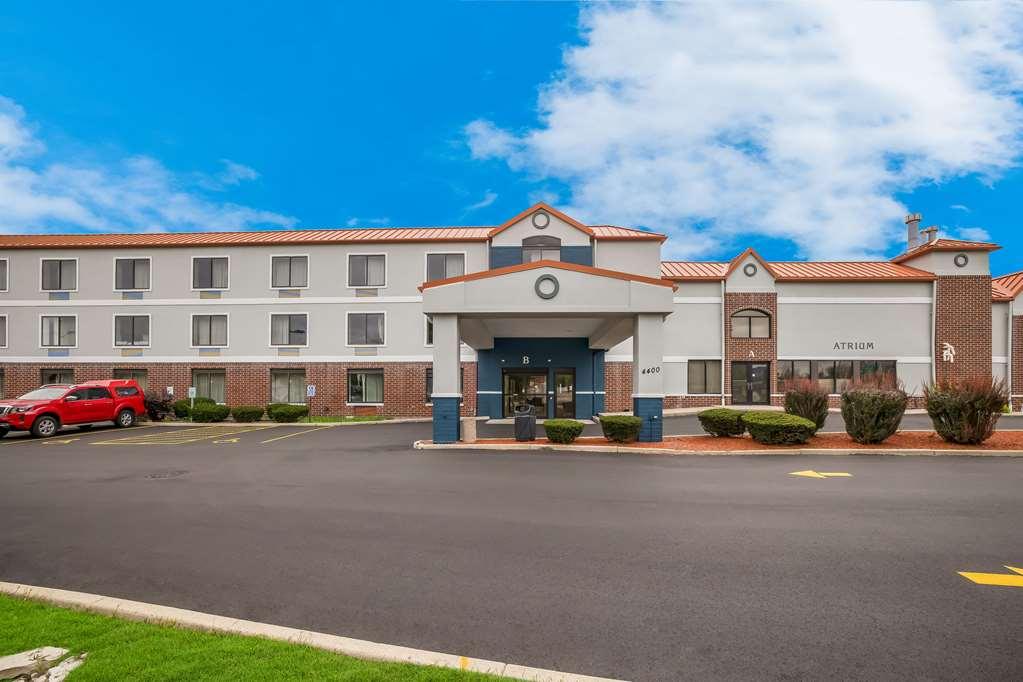 Suburban Studios Milwaukee Airport Екстериор снимка