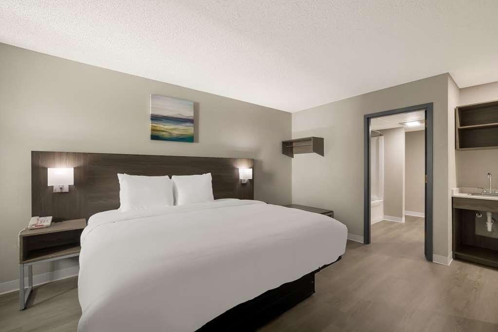 Suburban Studios Milwaukee Airport Стая снимка