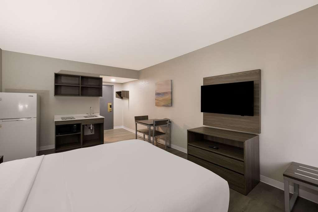 Suburban Studios Milwaukee Airport Стая снимка