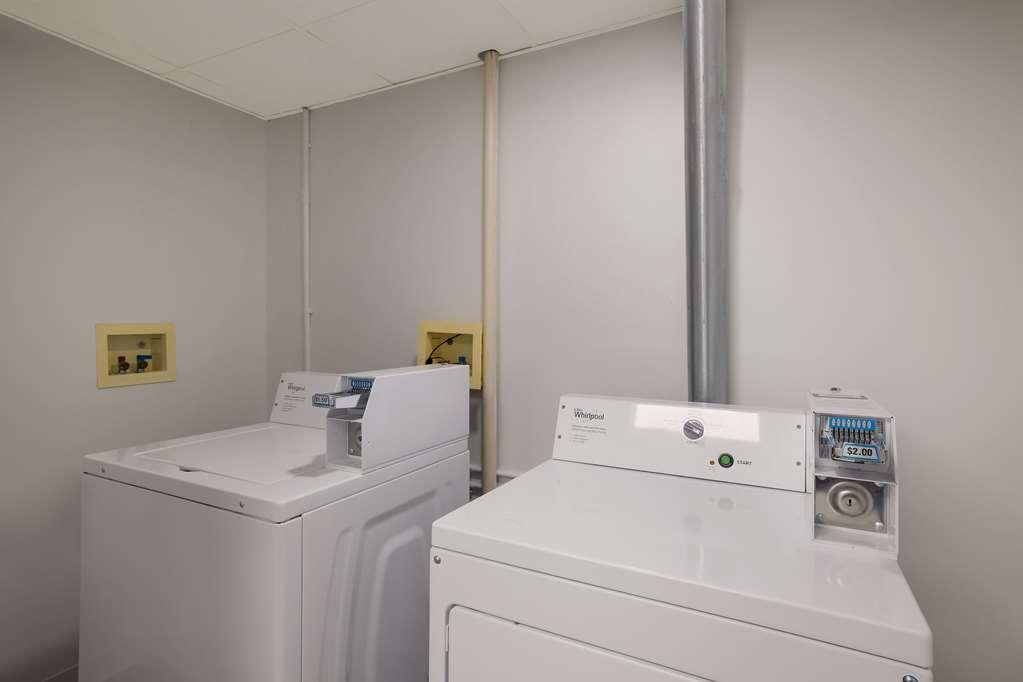 Suburban Studios Milwaukee Airport Съоръжения снимка