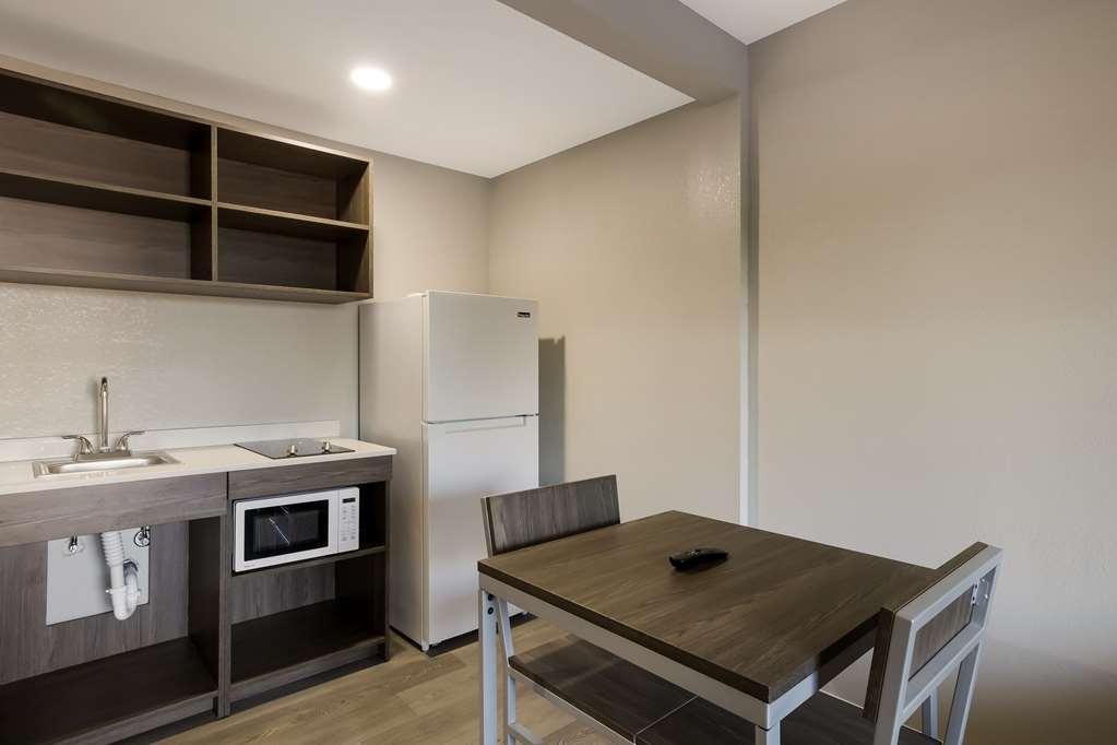 Suburban Studios Milwaukee Airport Стая снимка