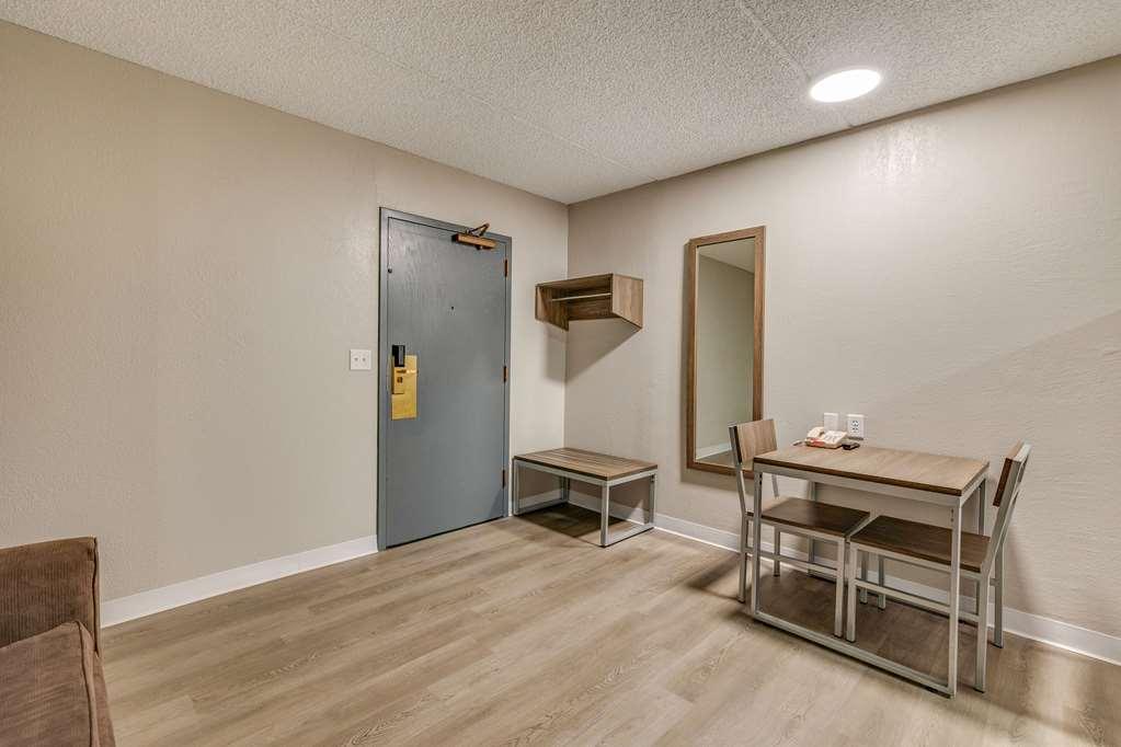 Suburban Studios Milwaukee Airport Стая снимка