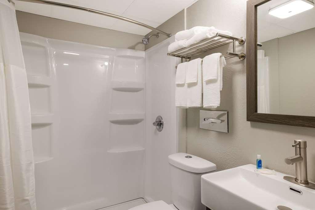 Suburban Studios Milwaukee Airport Стая снимка